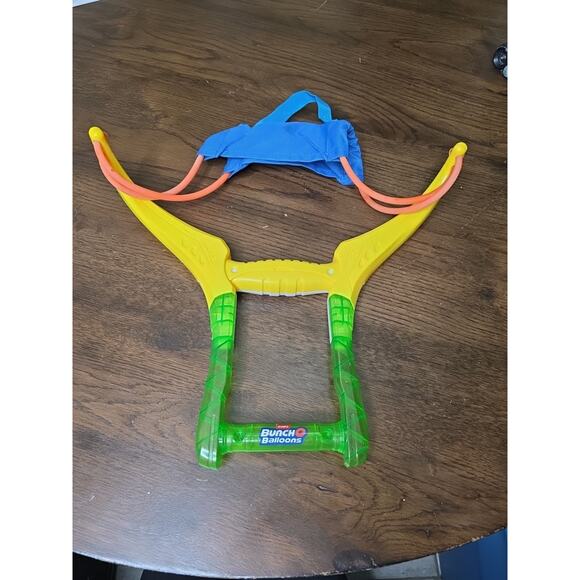 Bunch O Balloons Tropical Party Slingshot - Picture 2 of 16